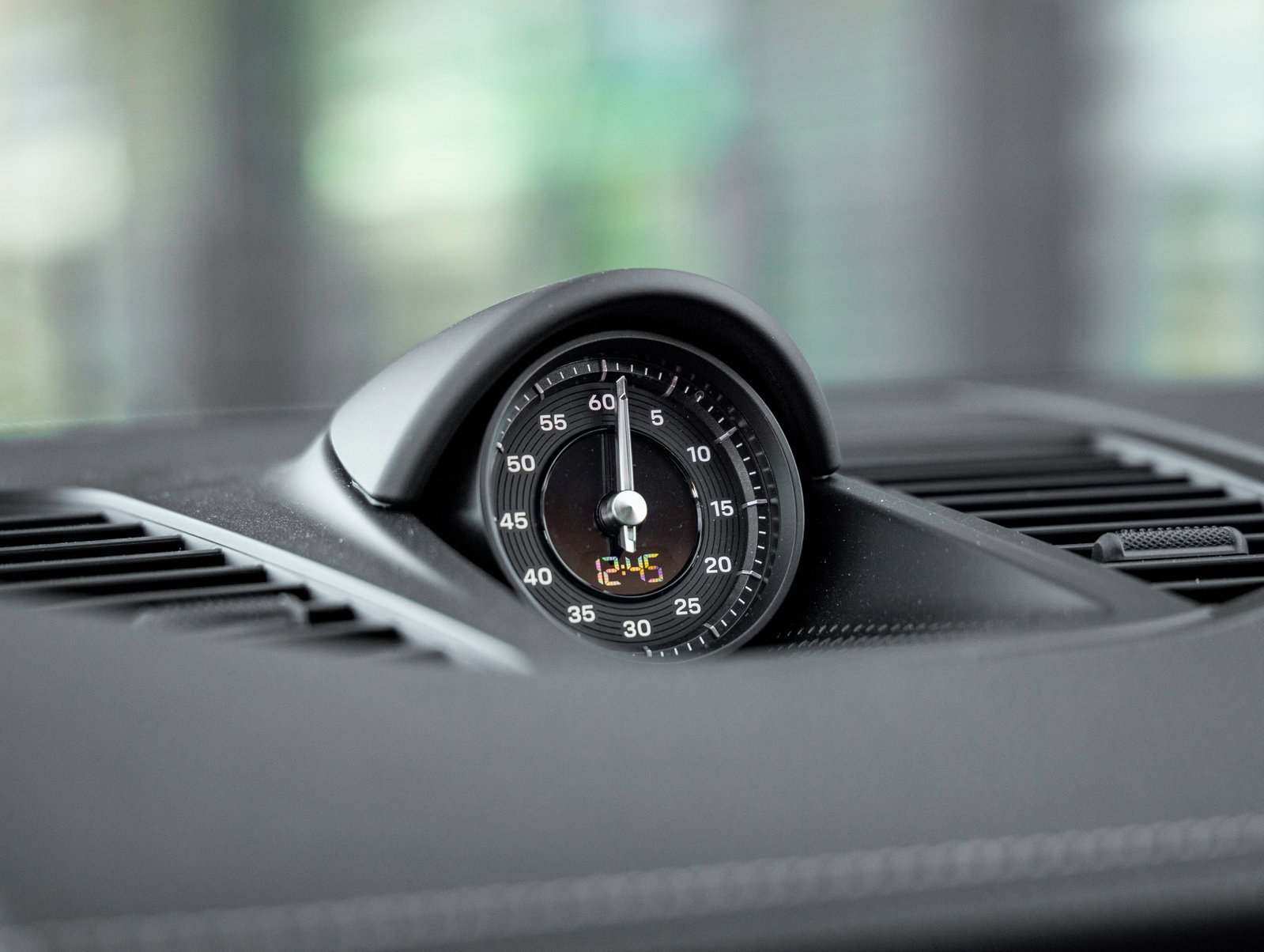 Certified 2025 Porsche Panamera 4 image 28