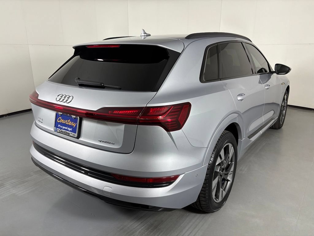 Used 2022 Audi e-tron Premium AWD/4WD image 8