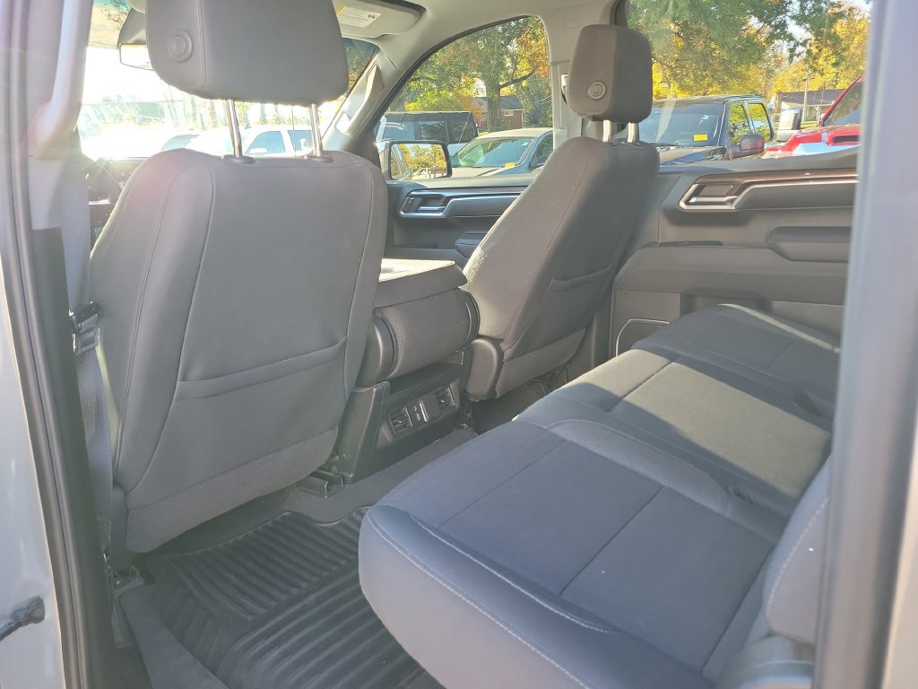 Used 2026 Chevrolet Silverado 1500 LT AWD/4WD image 17
