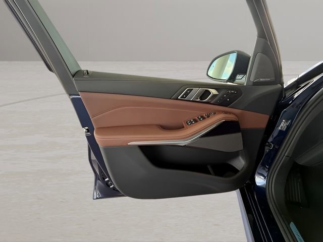 Used 2026 BMW X7 xDrive40i w/ M Sport Package image 18