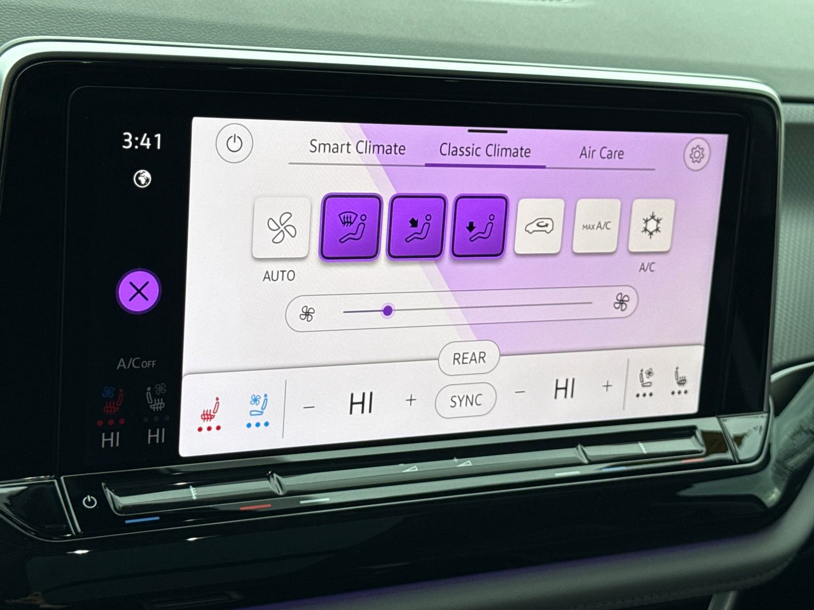 Certified 2025 Volkswagen Atlas Peak Edition SE image 24