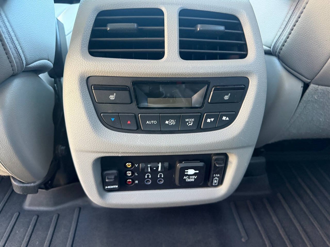 Used 2016 Honda Pilot Elite image 24