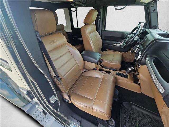 Used 2011 Jeep Wrangler Unlimited Sahara w/ Connectivity Group image 21