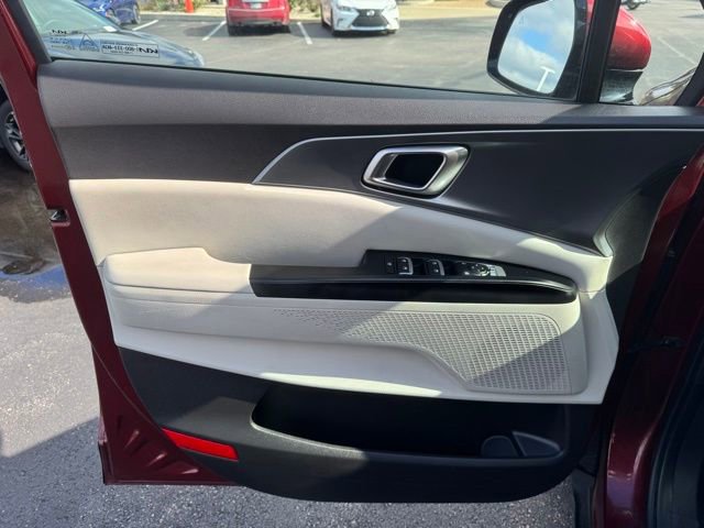 Used 2023 Kia Carnival LX FWD image 13