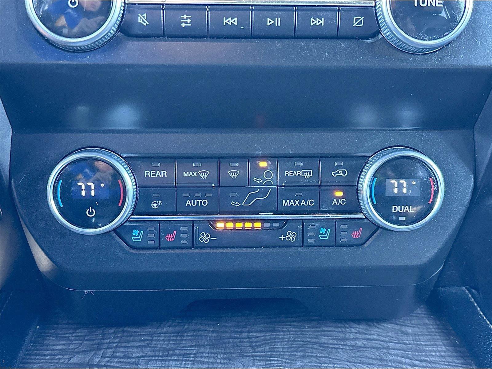 Used 2020 Ford Expedition Limited image 17