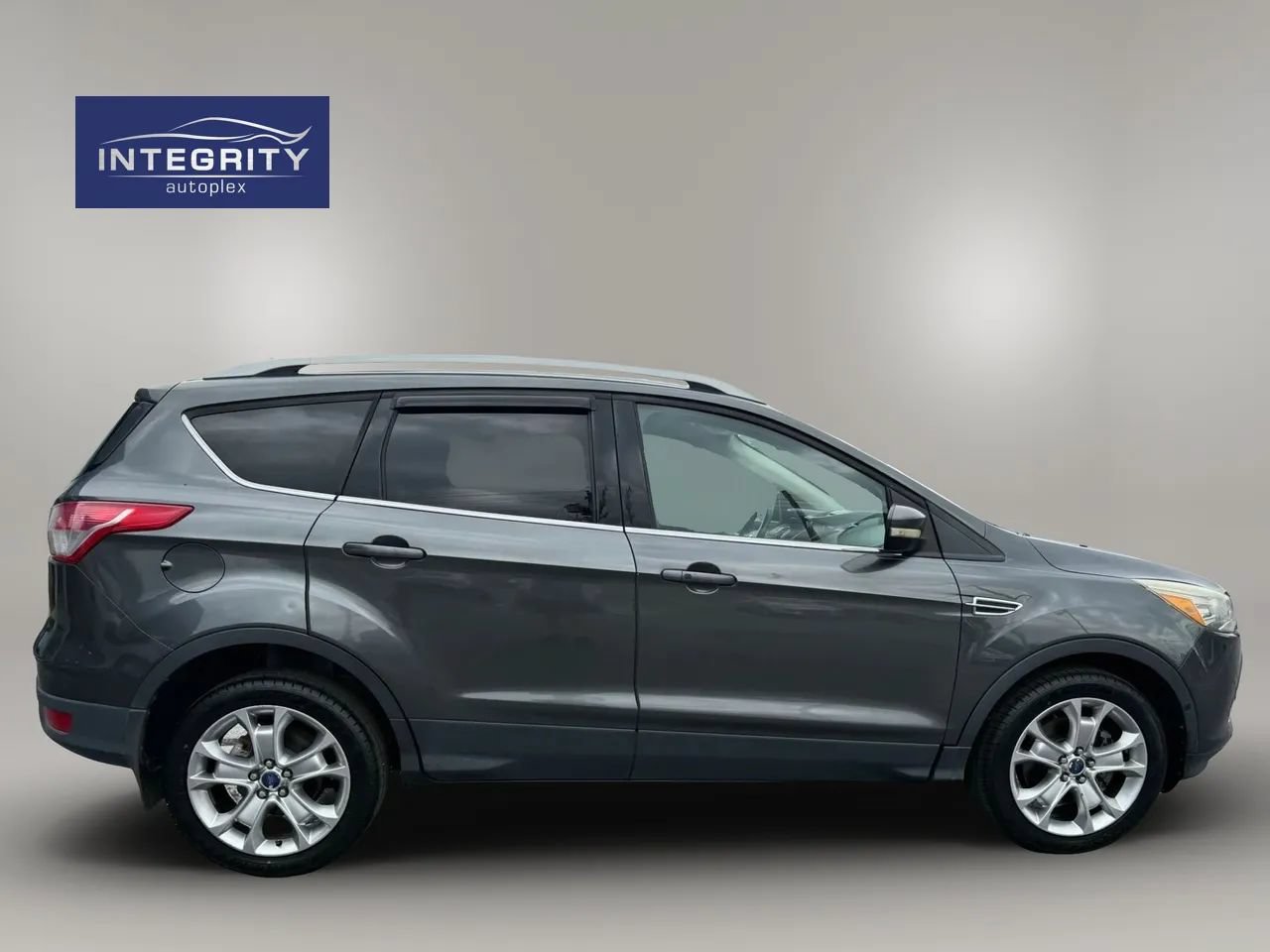 Used 2016 Ford Escape Titanium w/ Equipment Group 301A AWD/4WD image 6