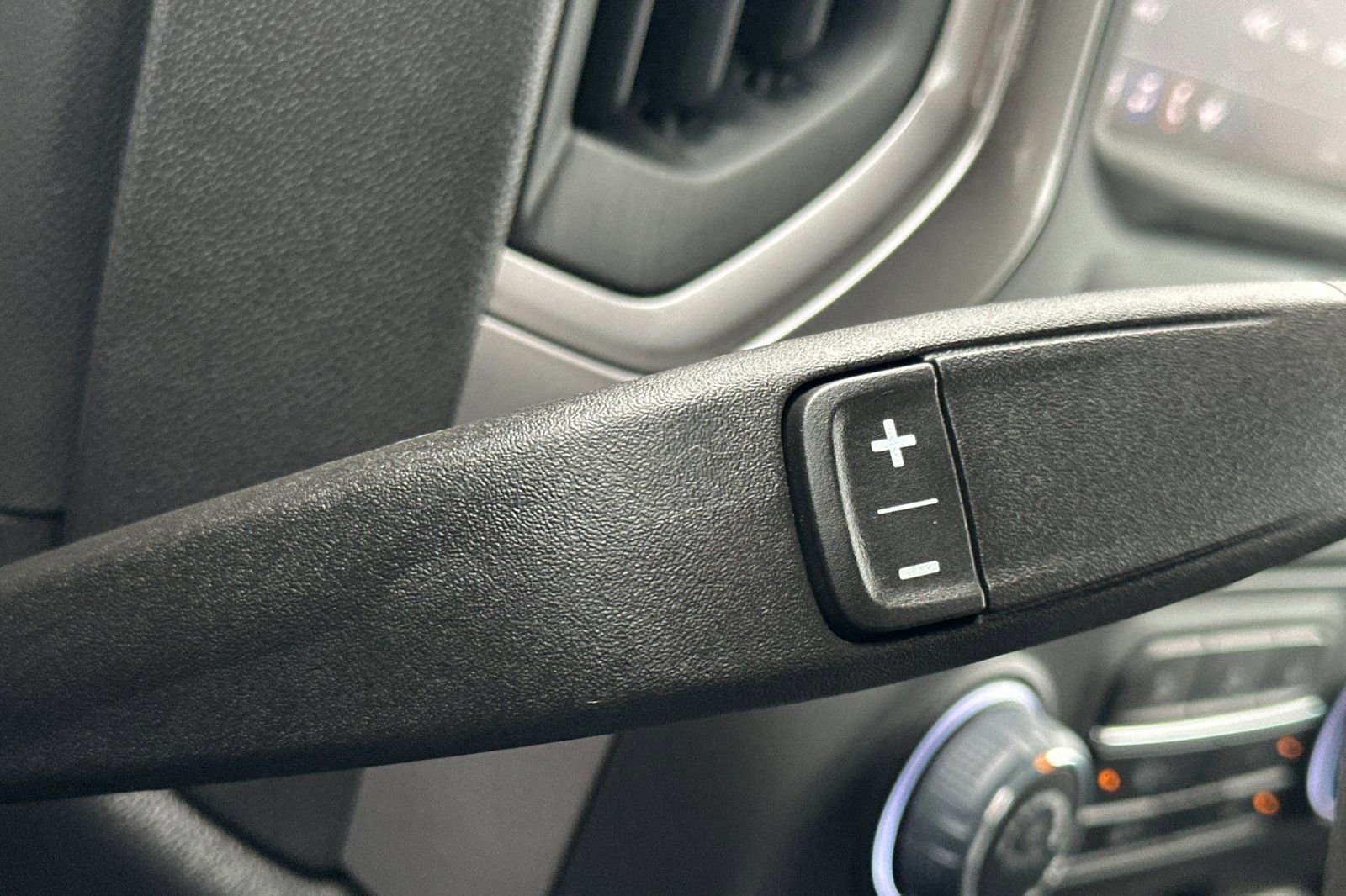 Used 2025 Chevrolet Silverado 1500 Custom image 33