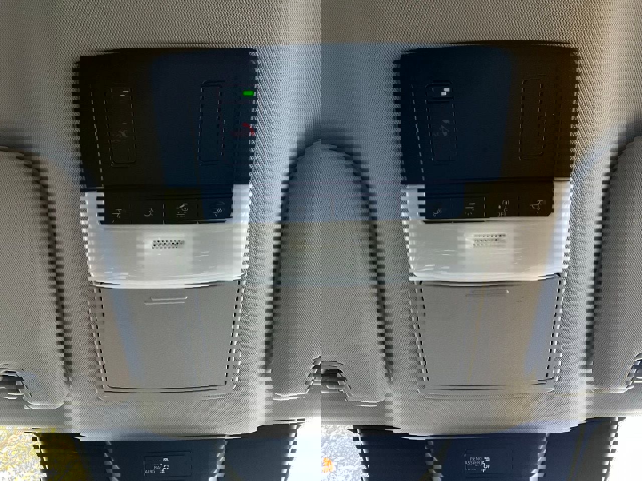 Used 2024 Nissan Pathfinder SV image 18