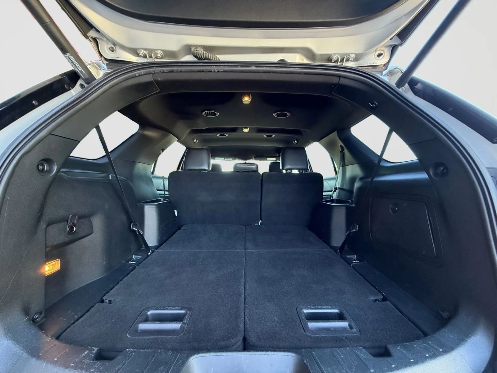 Used 2019 Ford Explorer XLT w/ Equipment Group 202A AWD/4WD image 17