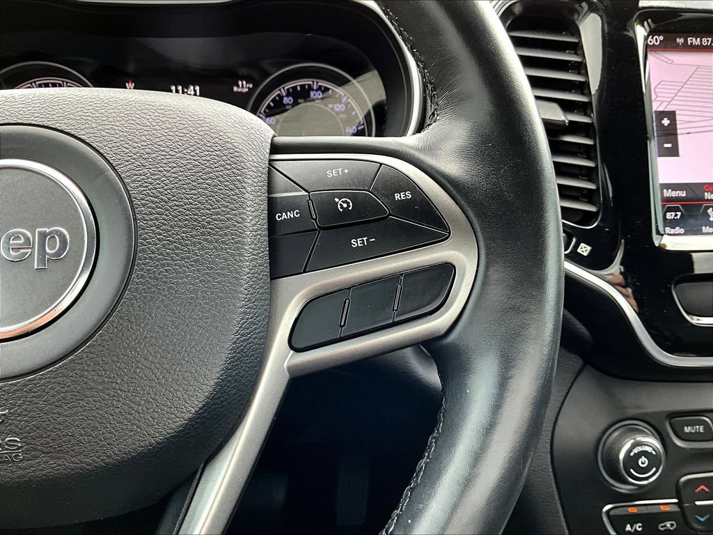 Used 2019 Jeep Cherokee Limited AWD/4WD image 16