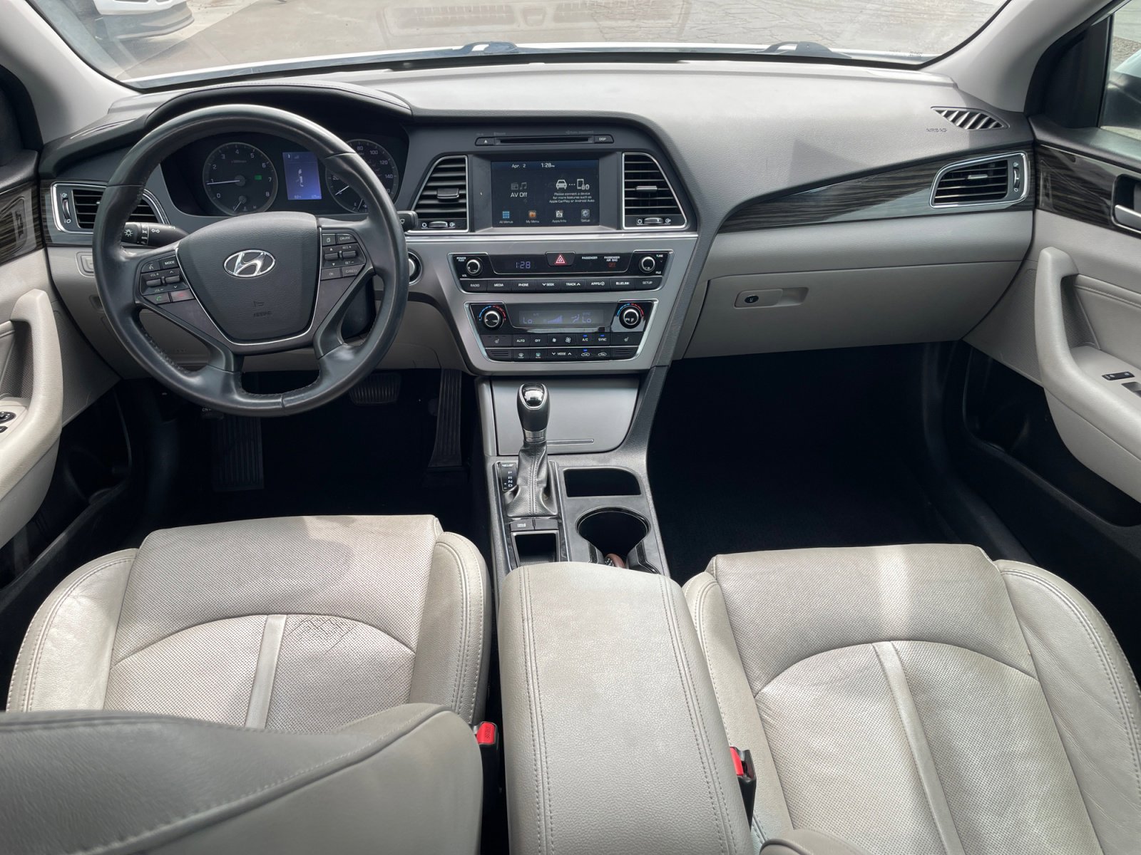 Used 2016 Hyundai Sonata Limited image 17