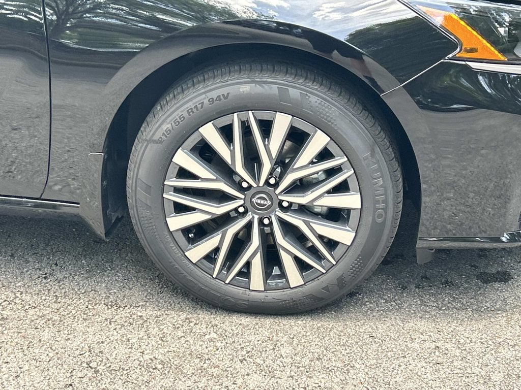 New 2026 Nissan Altima 2.5 SV AWD/4WD image 9