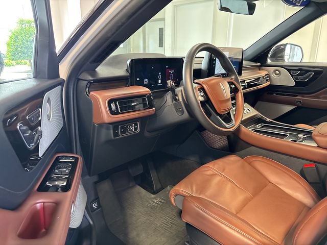 Used 2025 Lincoln Aviator Reserve w/ Equipment Group 201A AWD/4WD image 6