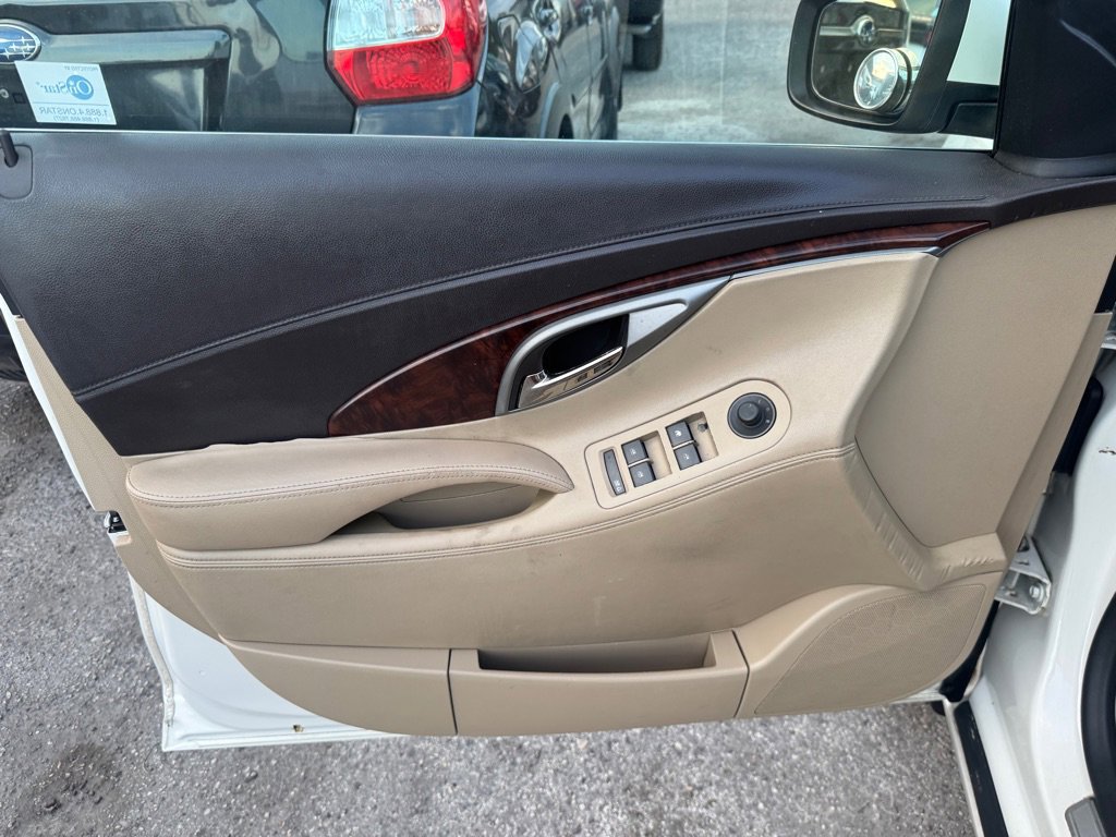 Used 2011 Buick LaCrosse CXL w/ Driver Confidence Package FWD image 13