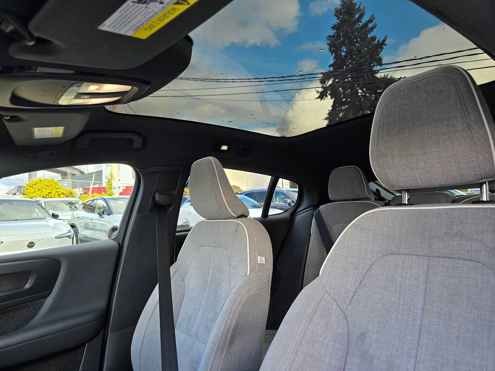 Used 2023 Volvo C40 P8 Recharge Ultimate image 21