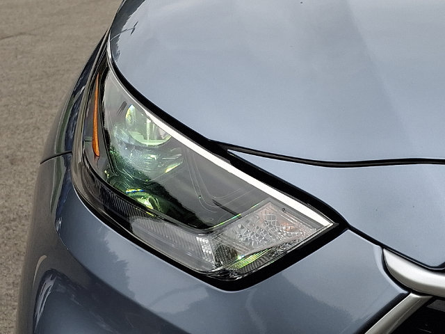 Used 2022 Toyota Highlander XLE AWD/4WD image 9