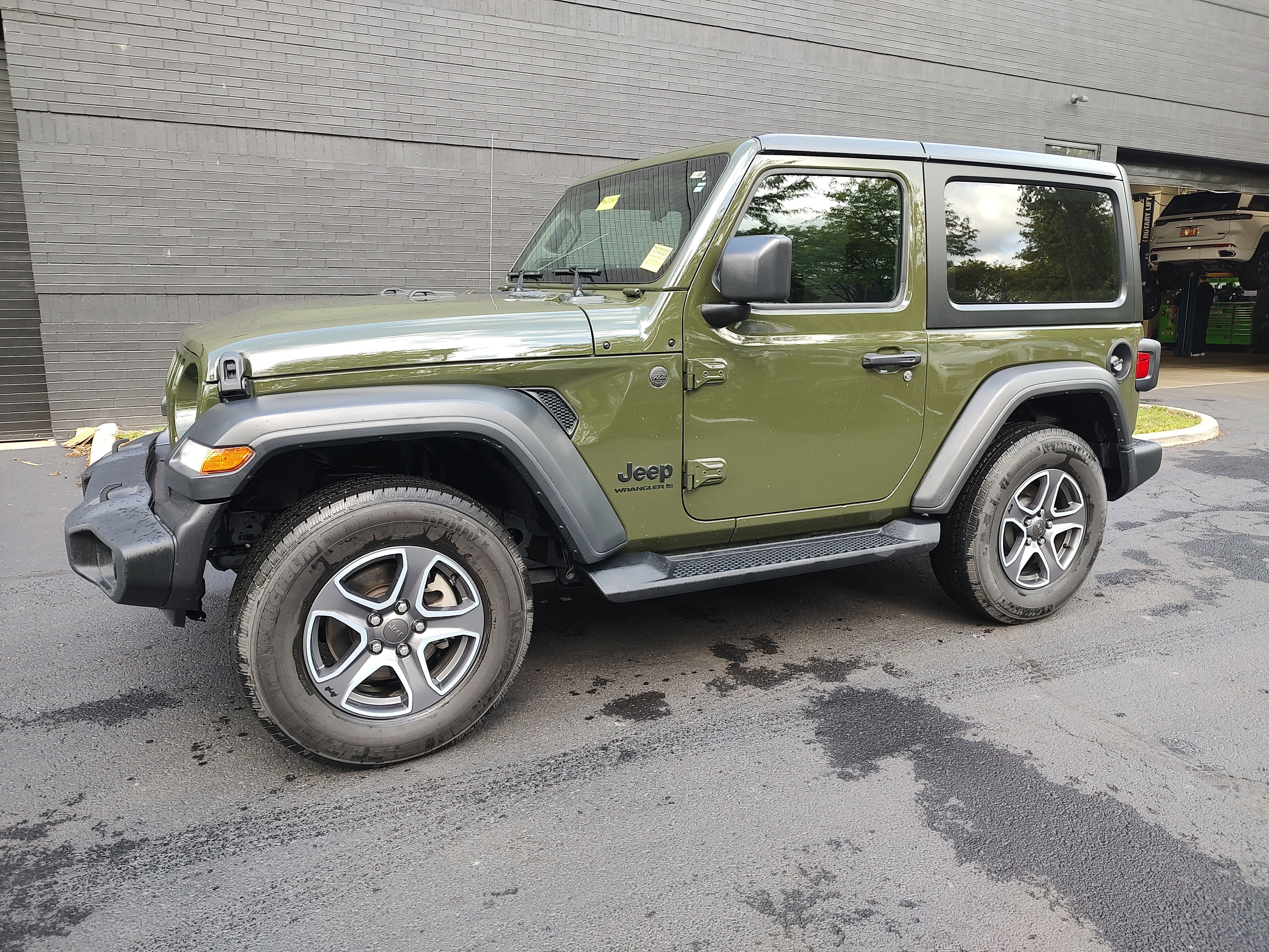 Certified 2023 Jeep Wrangler Sport AWD/4WD image 1