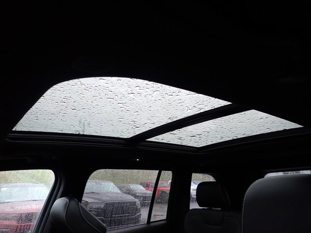 New 2025 Jeep Grand Cherokee Limited w/ MOPAR Finishing Package image 18