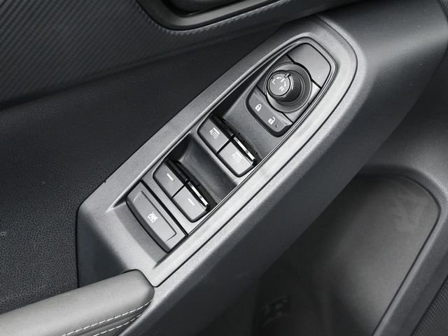 Used 2025 Subaru Crosstrek 2.0i Premium image 18