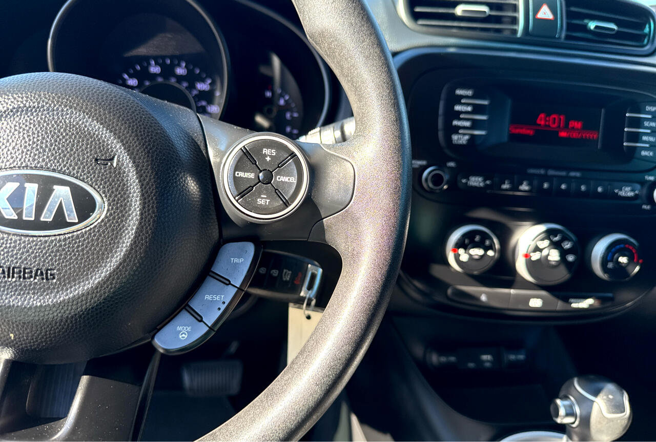 Used 2016 Kia Soul Base 6A image 16