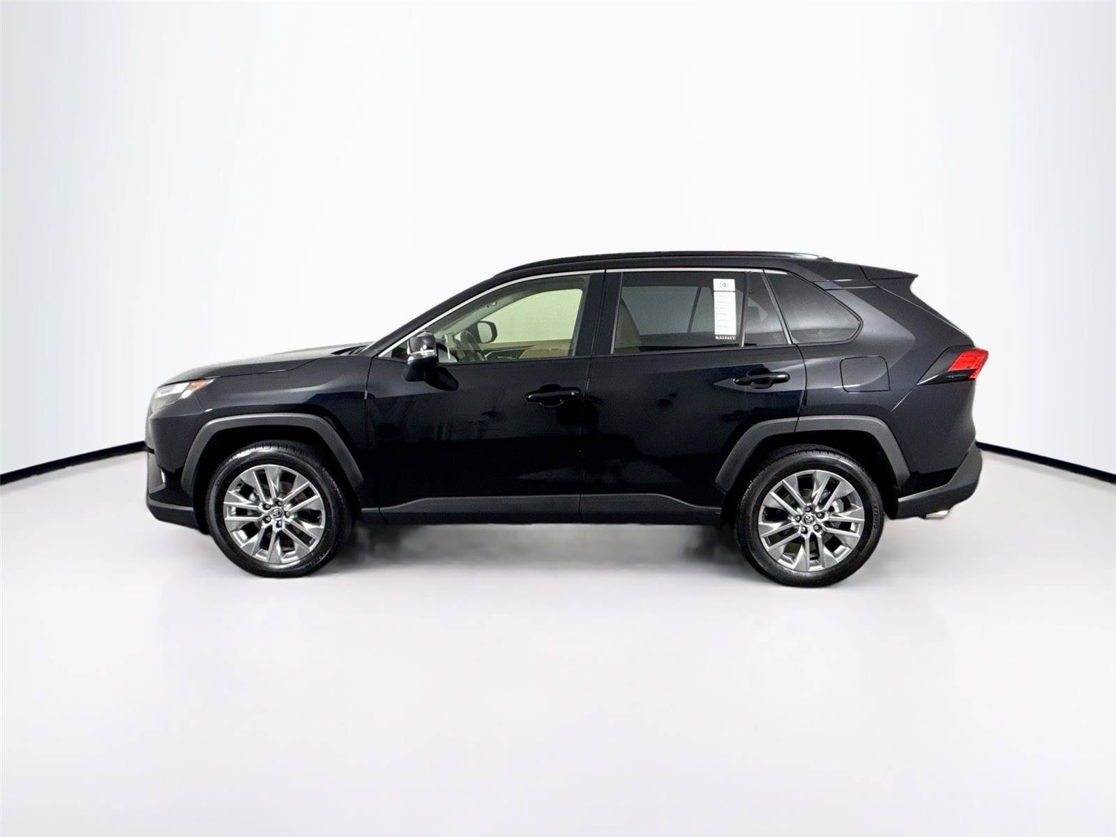 Used 2025 Toyota RAV4 XLE Premium AWD/4WD image 13