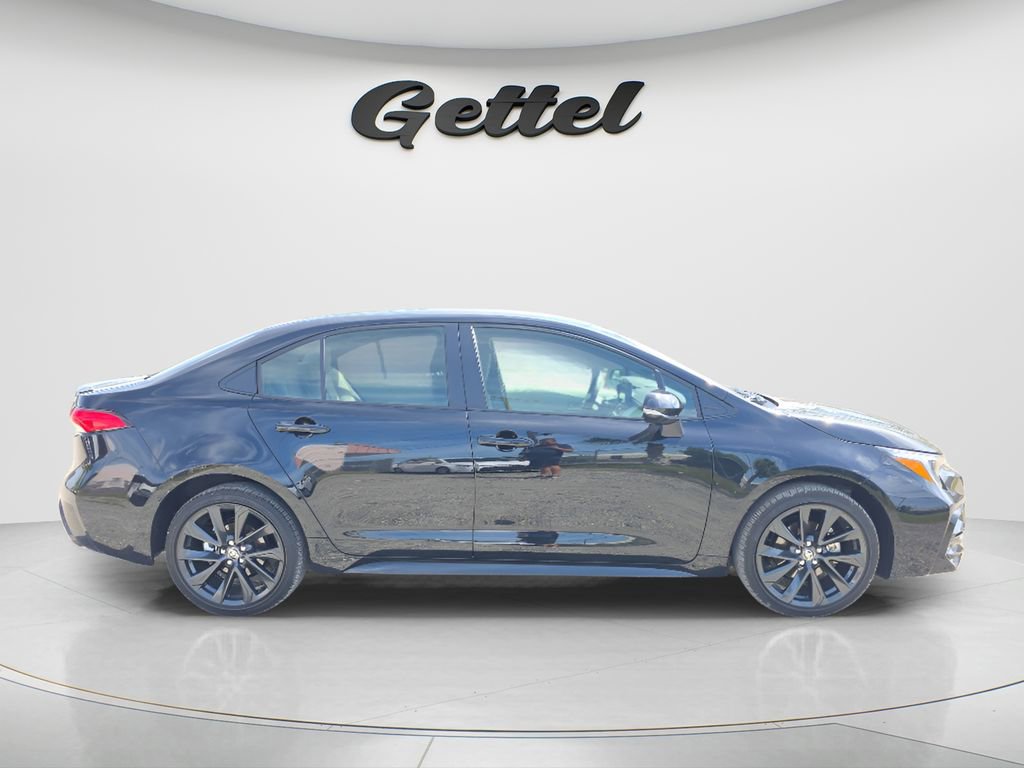 Used 2026 Toyota Corolla SE FWD image 3
