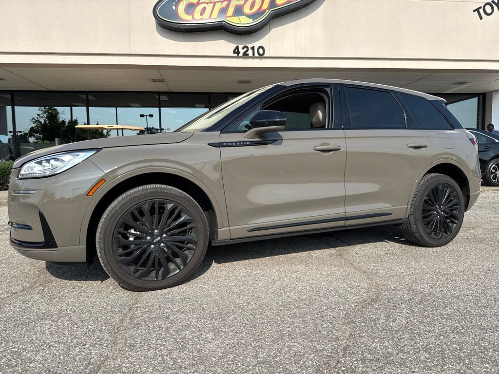 Certified 2025 Lincoln Corsair Reserve w/ Jet Appearance Package AWD/4WD image 5
