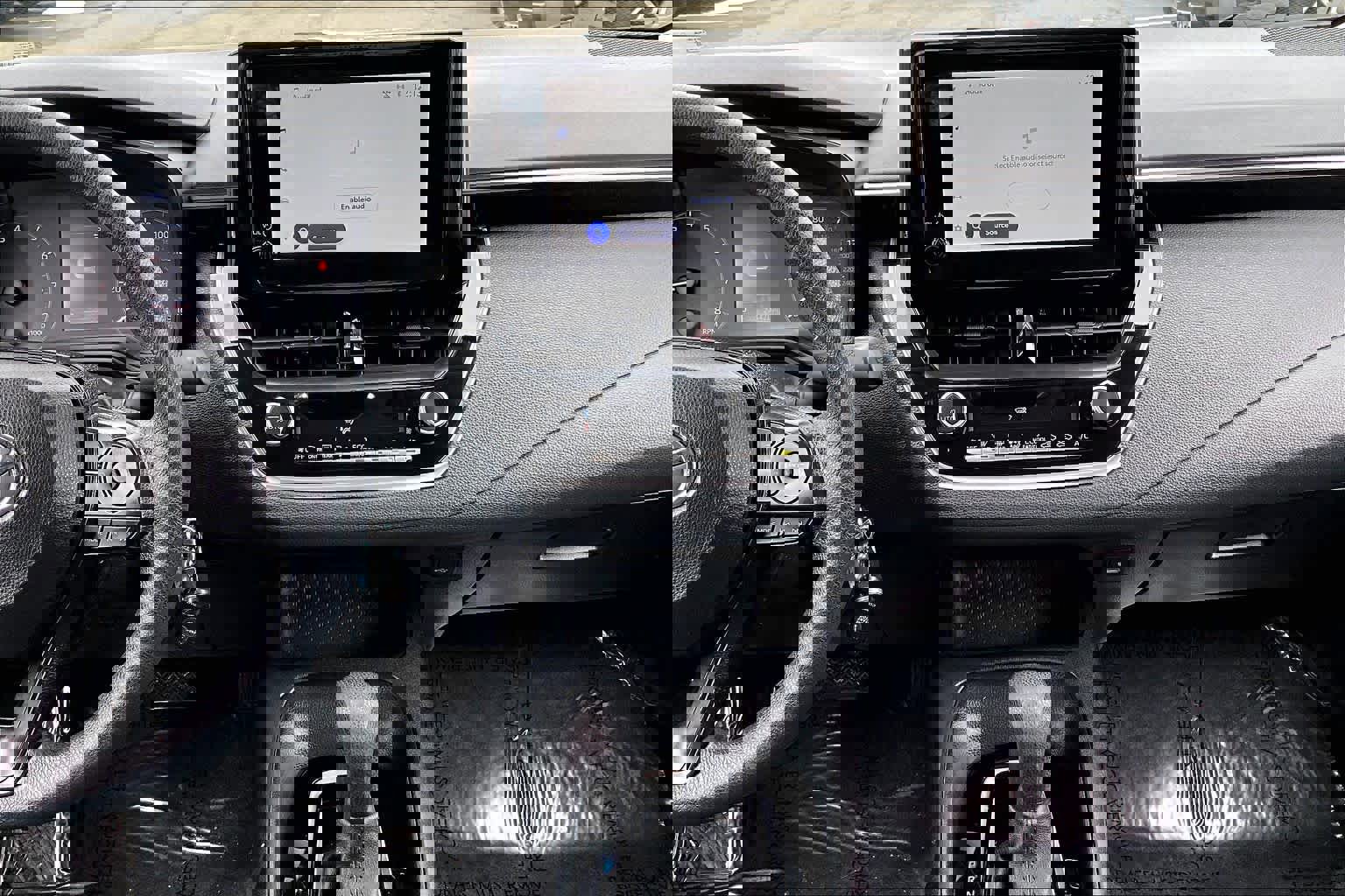 Used 2024 Toyota Corolla LE image 7