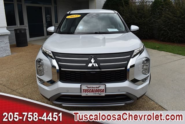 Used 2025 Mitsubishi Outlander SE AWD/4WD image 4
