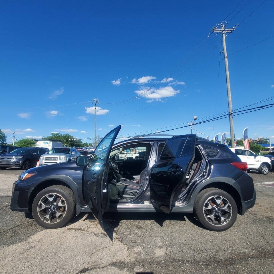 Used 2019 Subaru Crosstrek 2.0i Premium w/ Moonroof Package AWD/4WD image 9