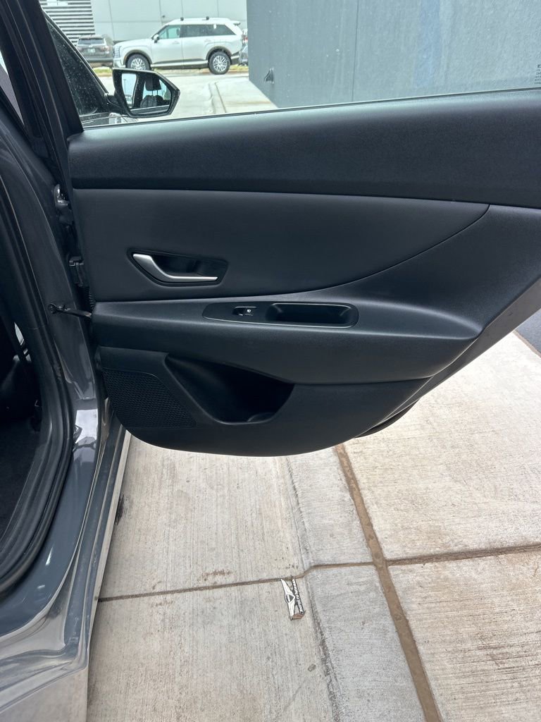 Certified 2025 Hyundai Elantra Limited image 13