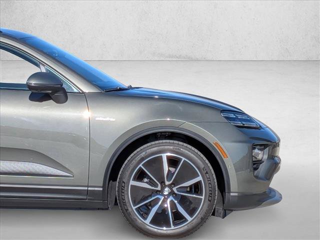 Used 2025 Porsche Macan Electric image 11