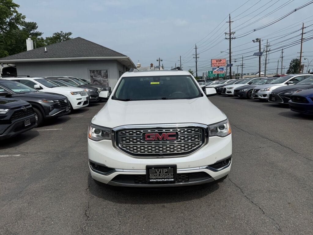 Used 2018 GMC Acadia Denali w/ Technology Package AWD/4WD image 2