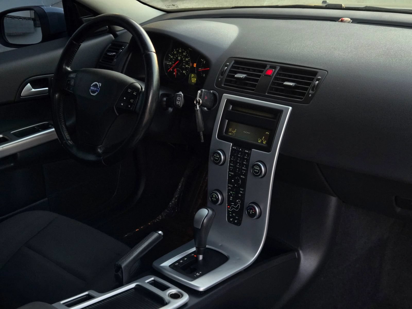 Used 2012 Volvo C30 FWD image 23