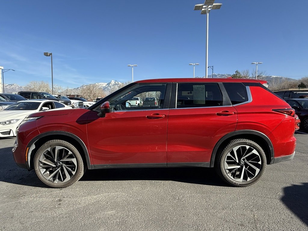 Used 2022 Mitsubishi Outlander ES image 4