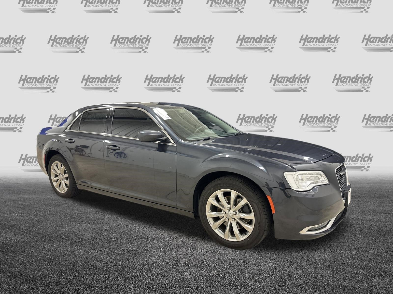 Used 2015 Chrysler 300 Limited w/ Driver Convenience Group image 2