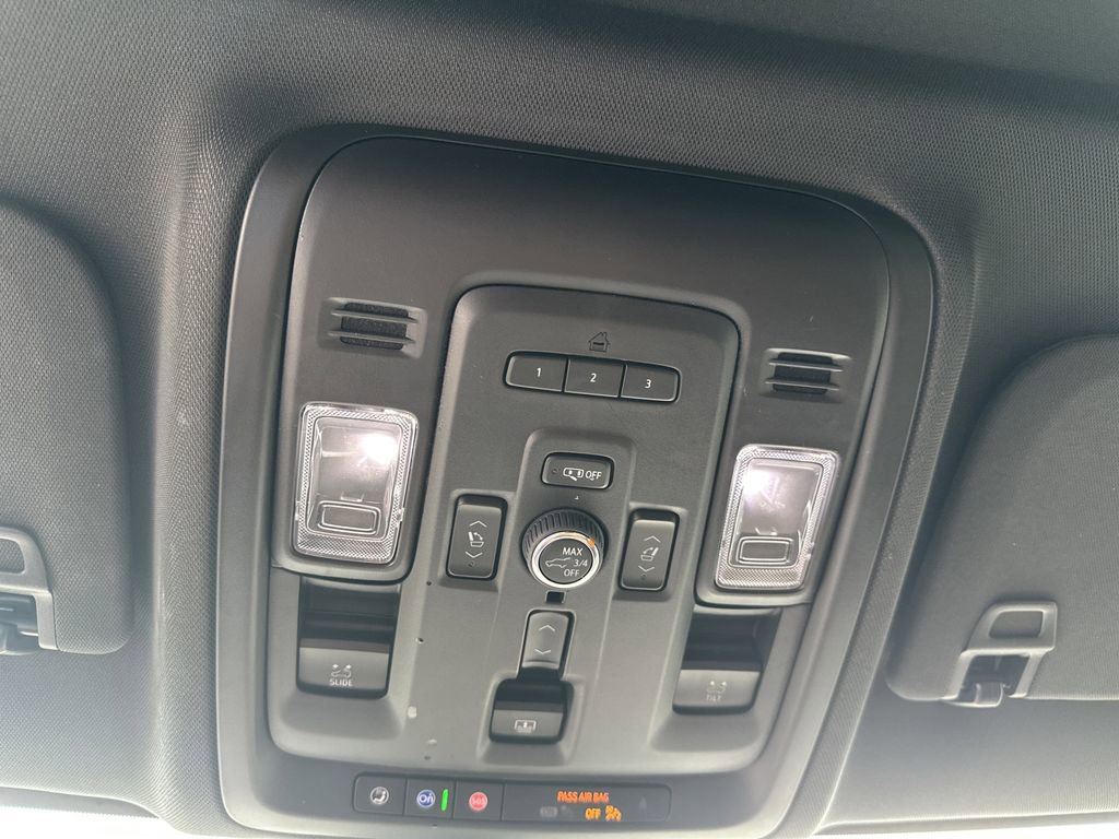 Certified 2024 Chevrolet Tahoe High Country AWD/4WD image 27