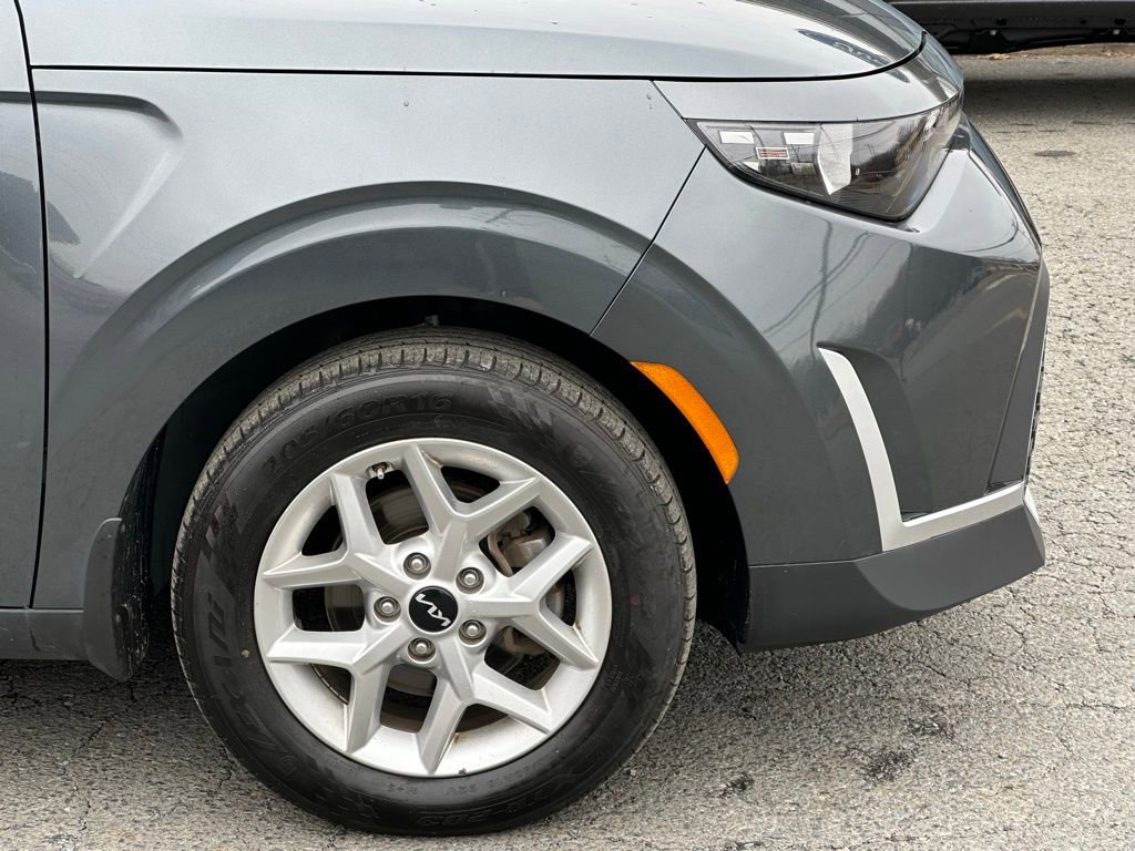 Used 2023 Kia Soul LX w/ LX Technology Package image 39