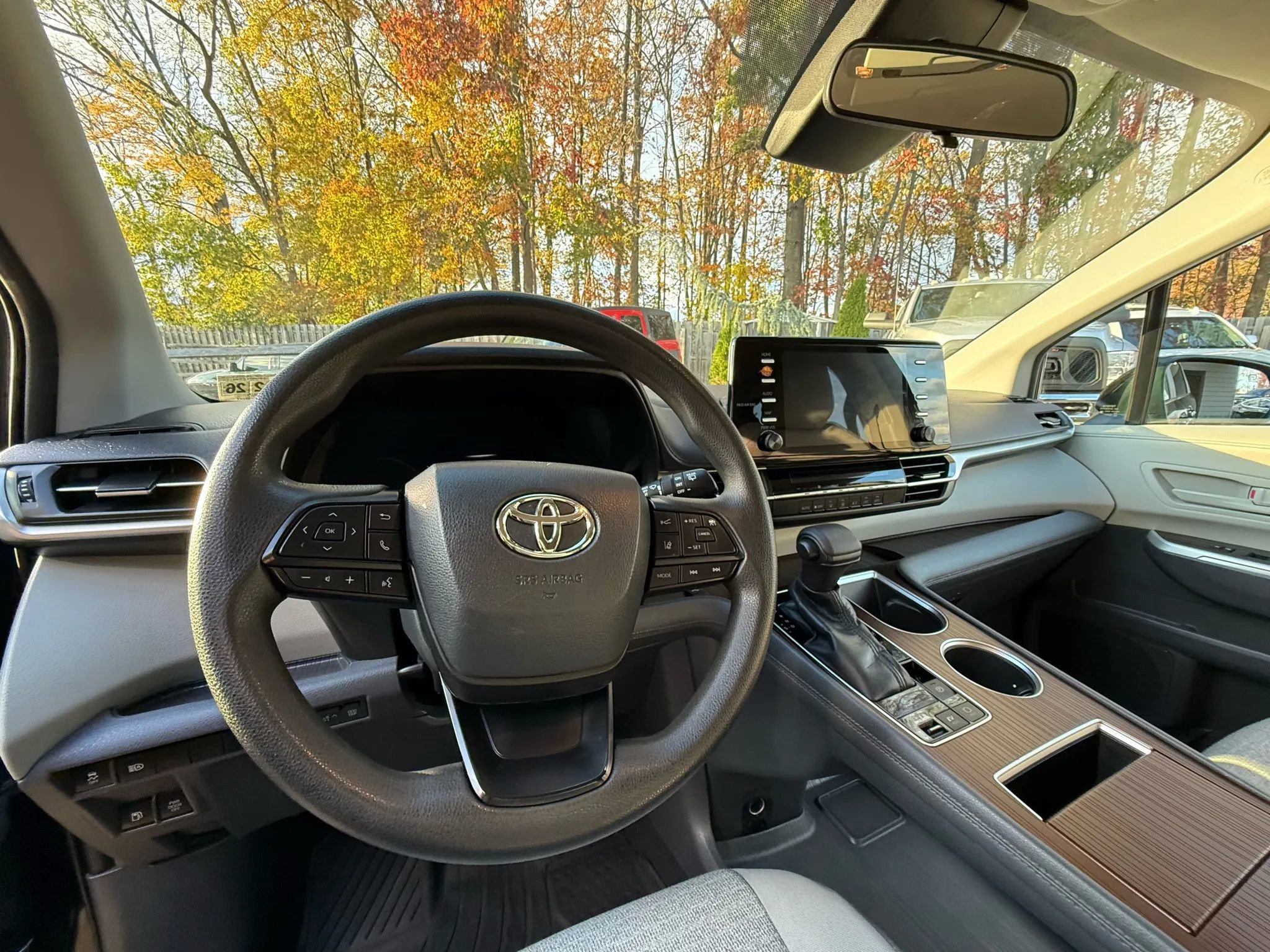 Used 2022 Toyota Sienna LE image 13