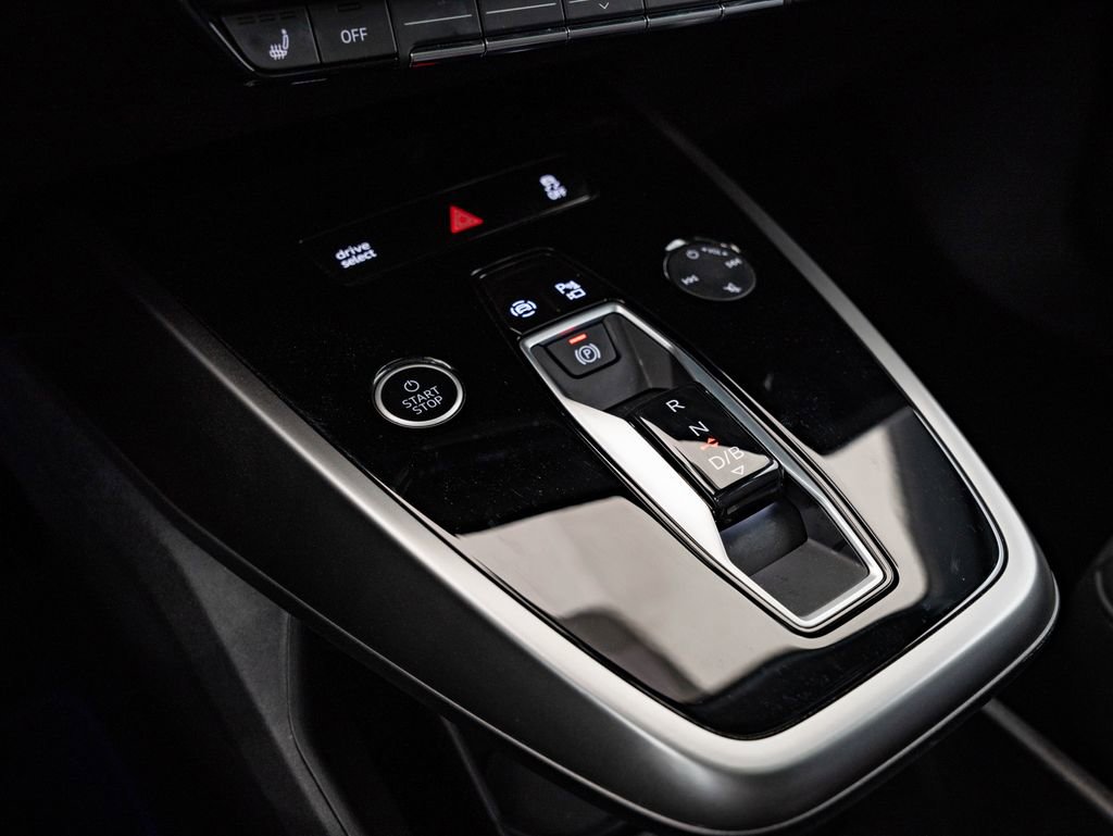 Used 2024 Audi Q4 e-tron Prestige image 39