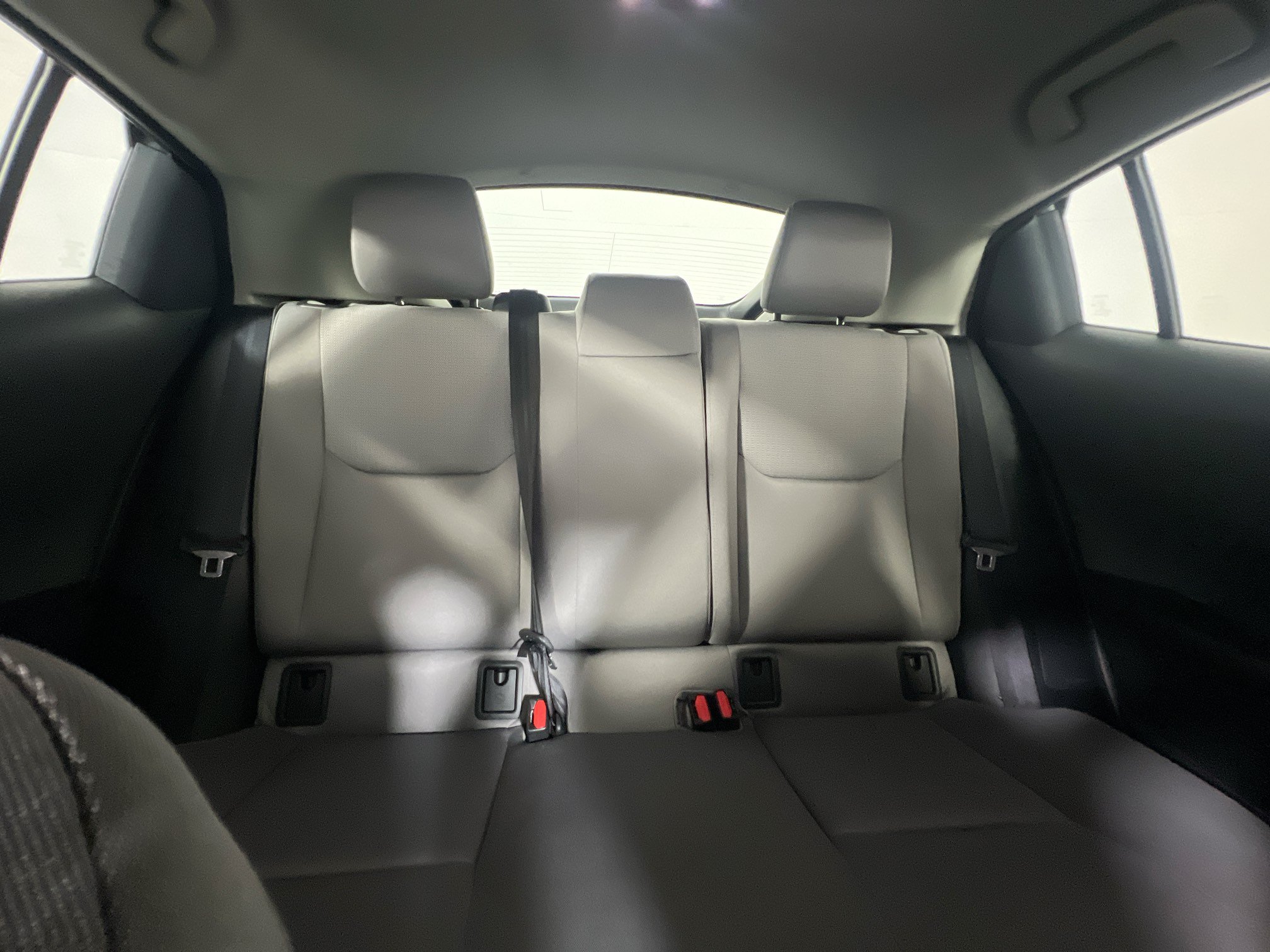 Used 2024 Toyota Prius LE FWD image 33