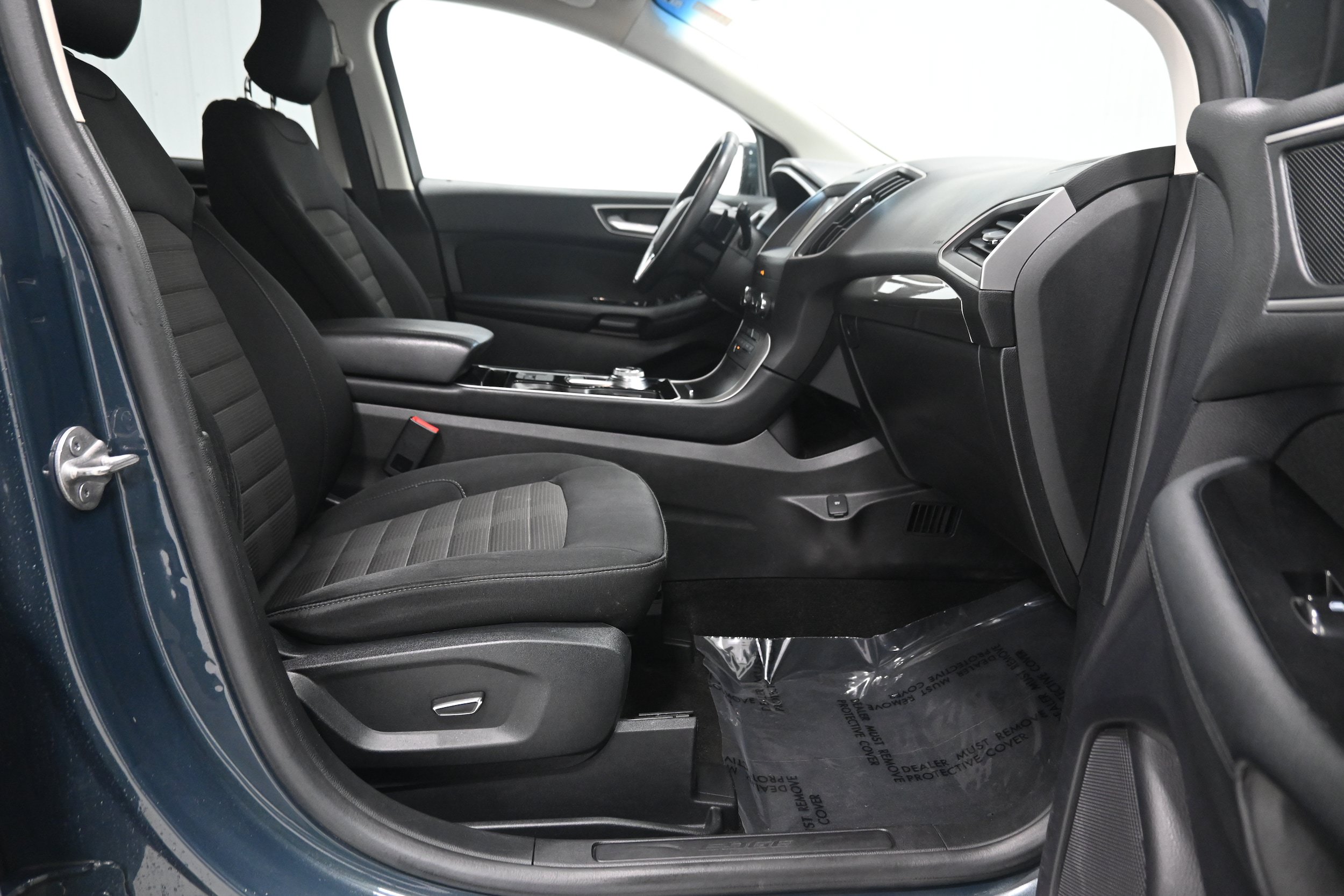 Used 2019 Ford Edge SEL AWD/4WD image 25