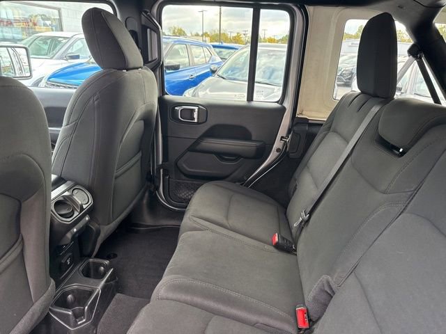 Used 2020 Jeep Wrangler Unlimited Sahara AWD/4WD image 18