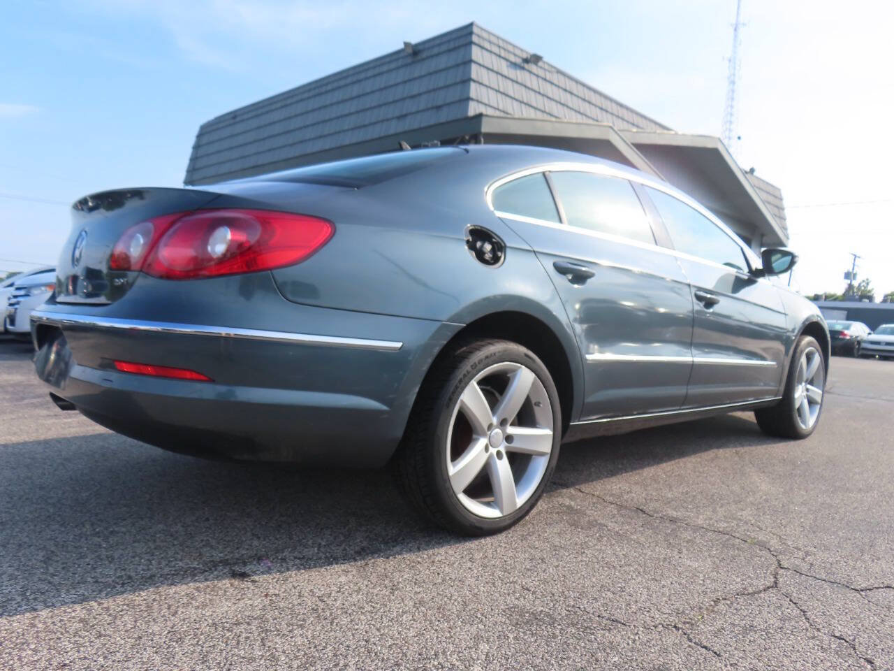 Used 2012 Volkswagen CC Lux Plus FWD image 2