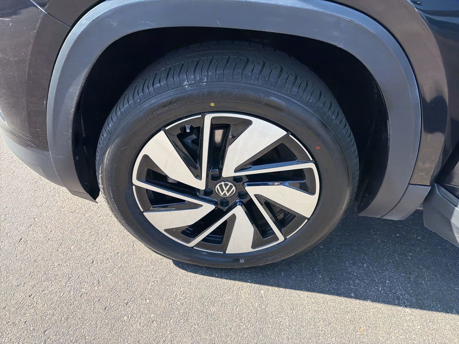 Used 2025 Volkswagen Atlas SE AWD/4WD image 31