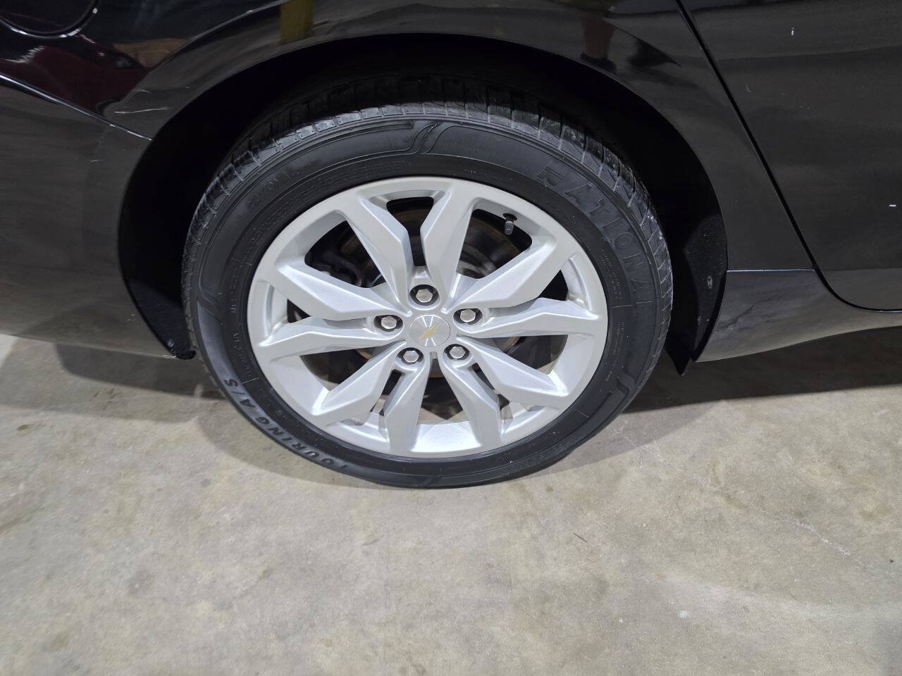 Used 2019 Chevrolet Impala LT FWD image 21