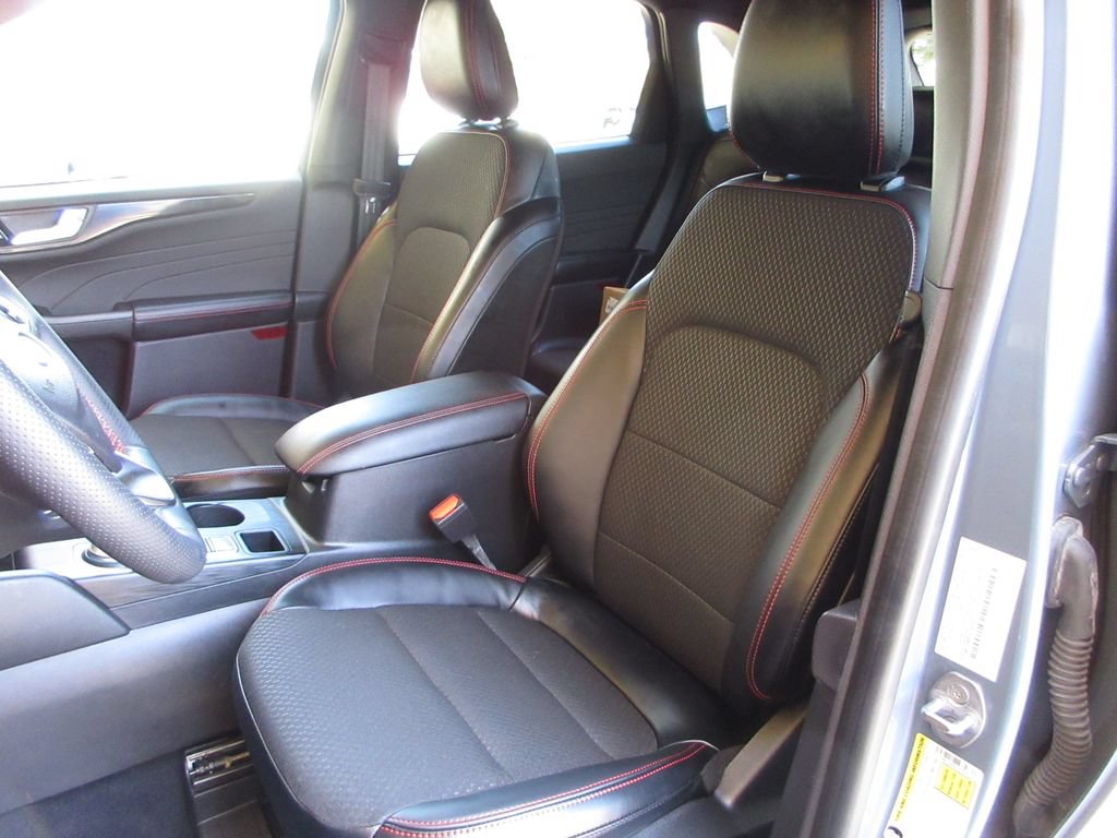 Certified 2023 Ford Escape ST-Line w/ Tech Pack #1 FWD image 11