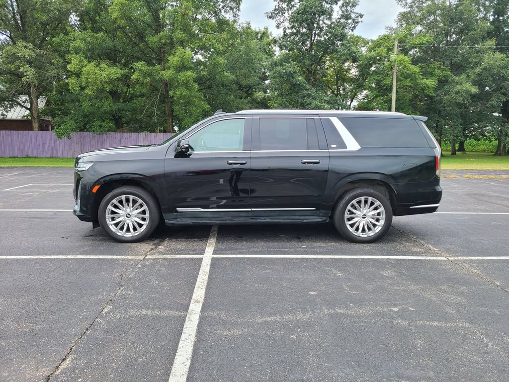 Used 2023 Cadillac Escalade ESV Premium Luxury AWD/4WD image 4