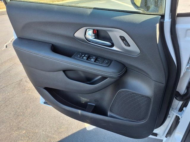 New 2026 Chrysler Pacifica Select image 16