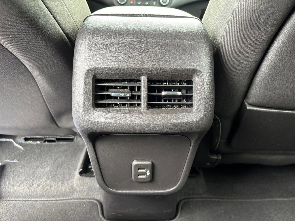 Used 2024 GMC Terrain SLE image 27